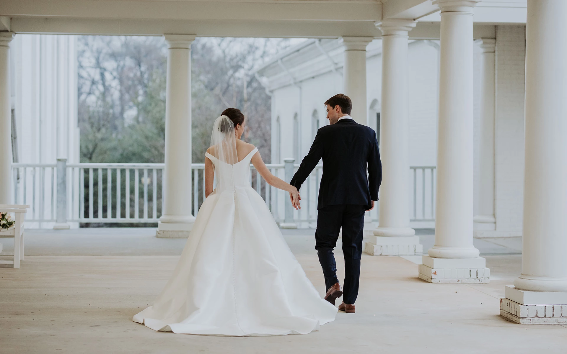 Outdoor Bride & Groom Country Club Southern Wedding