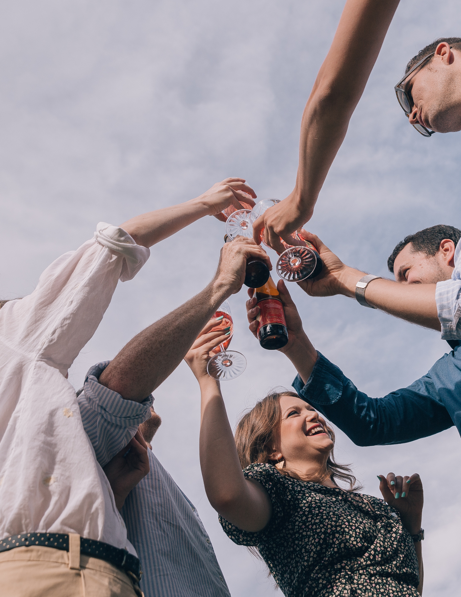 People toasting