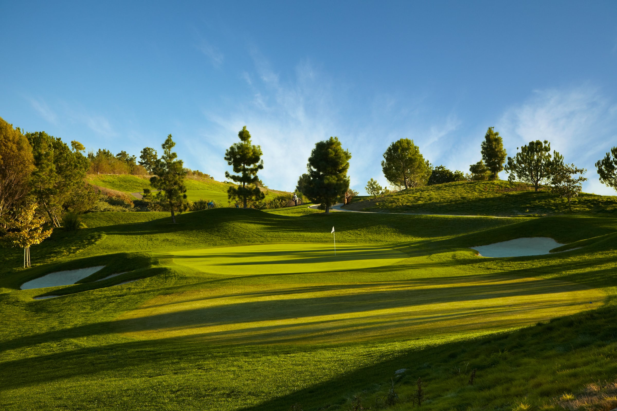view of a golf course hole