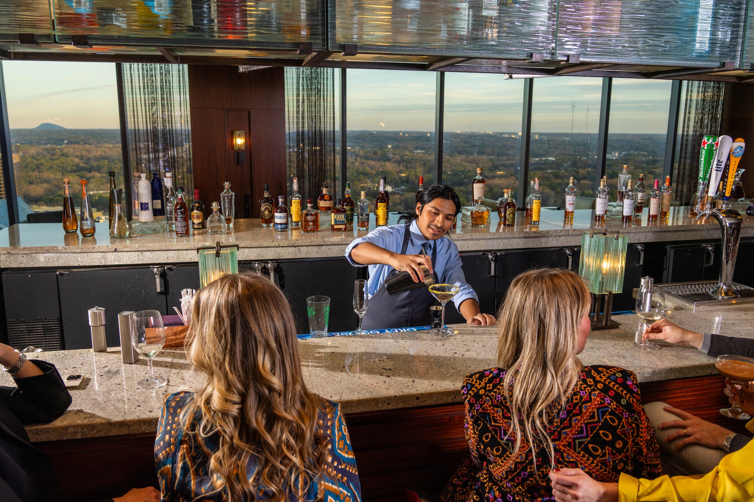 Char lounge bar