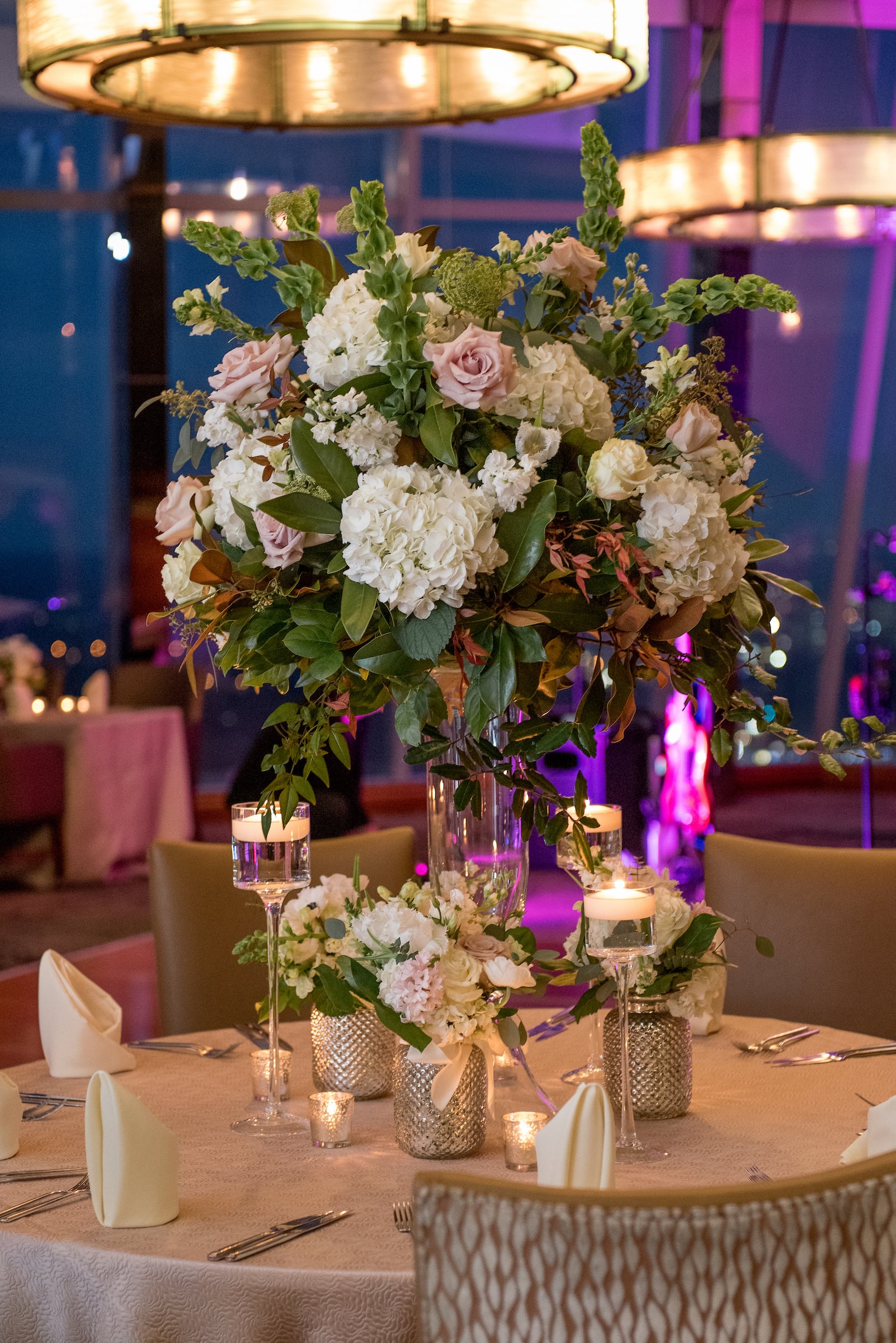 Wedding table setting with flowers