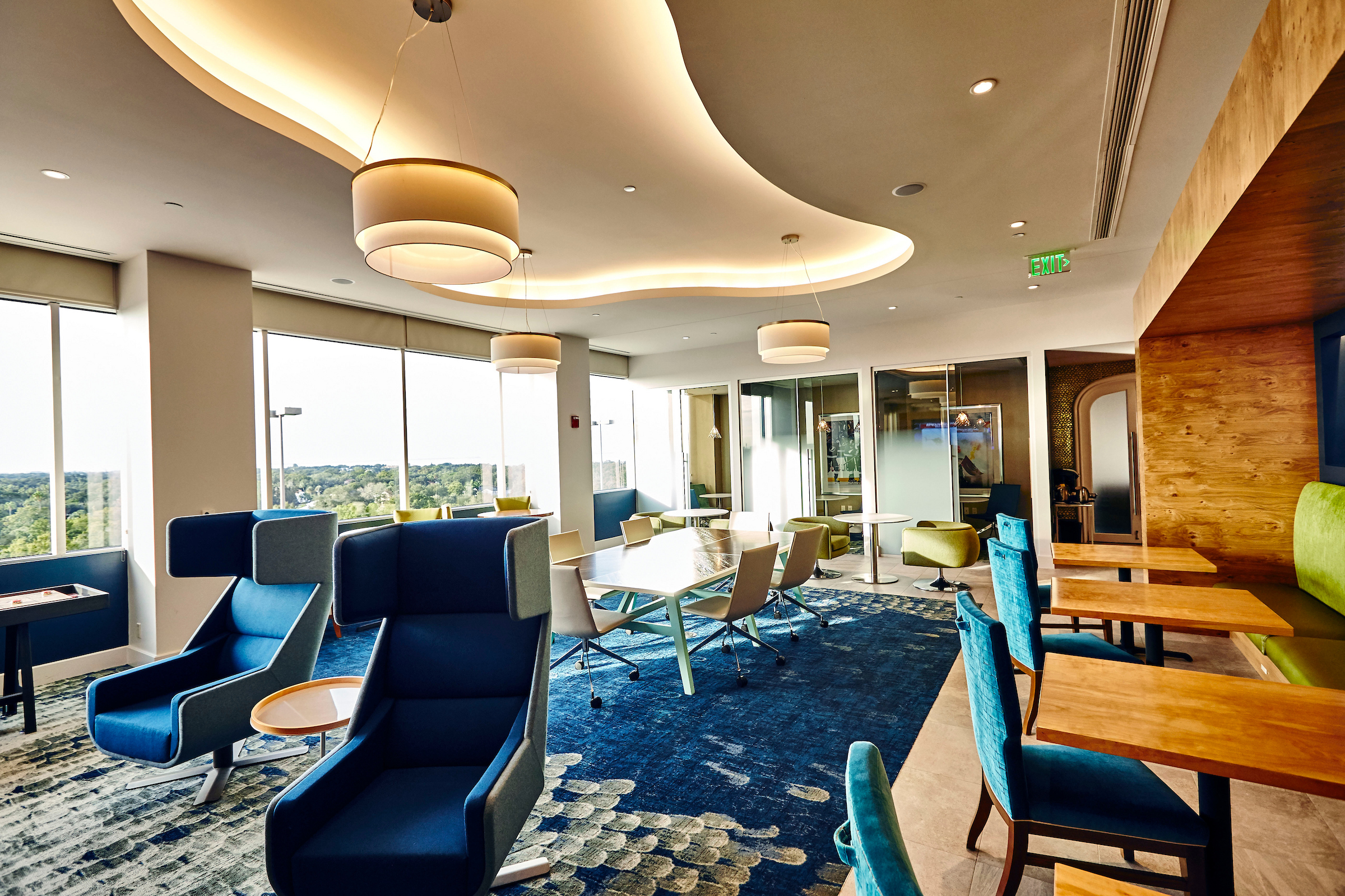 Work spaces at Centre Club Tampa