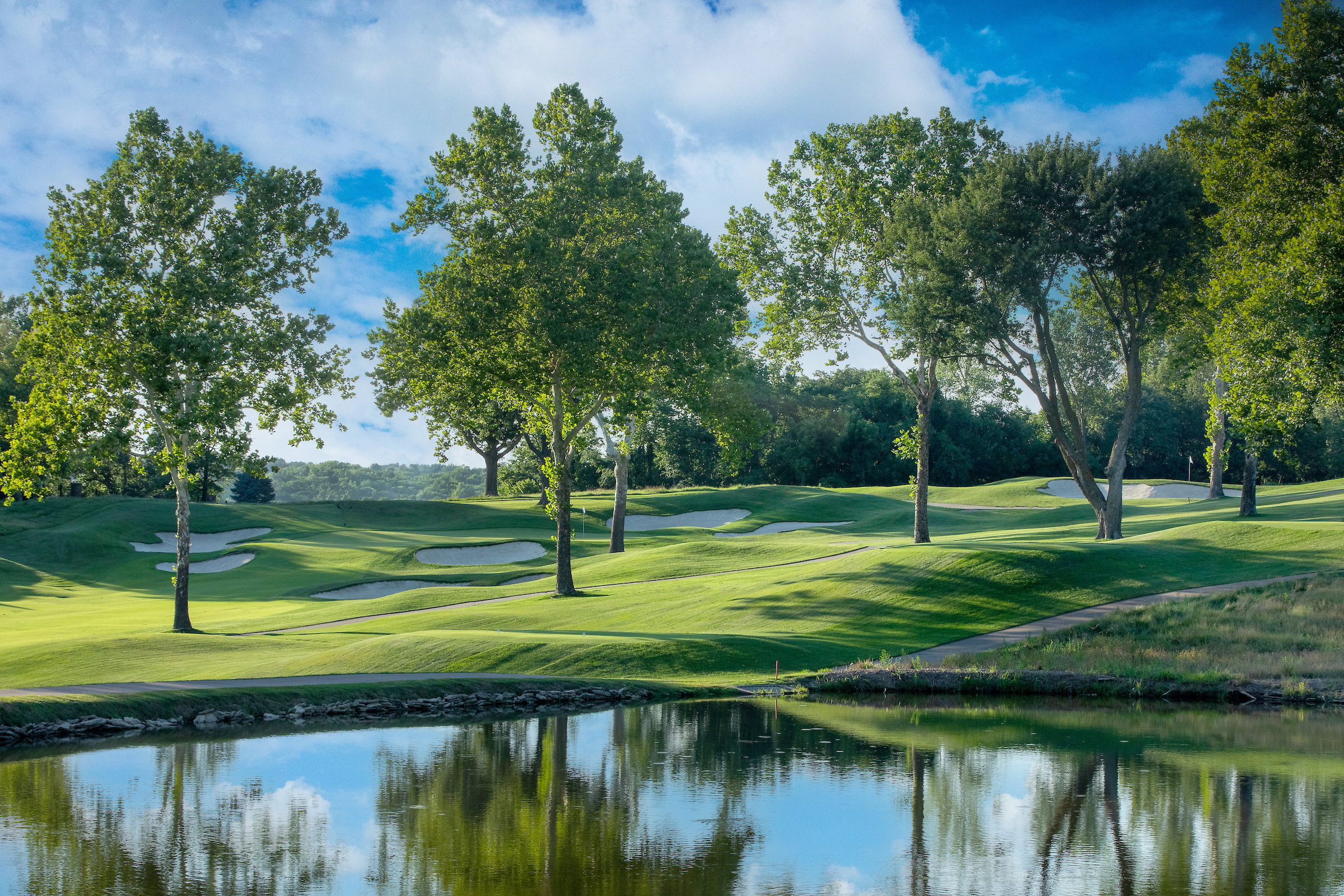 view of a golf course hole