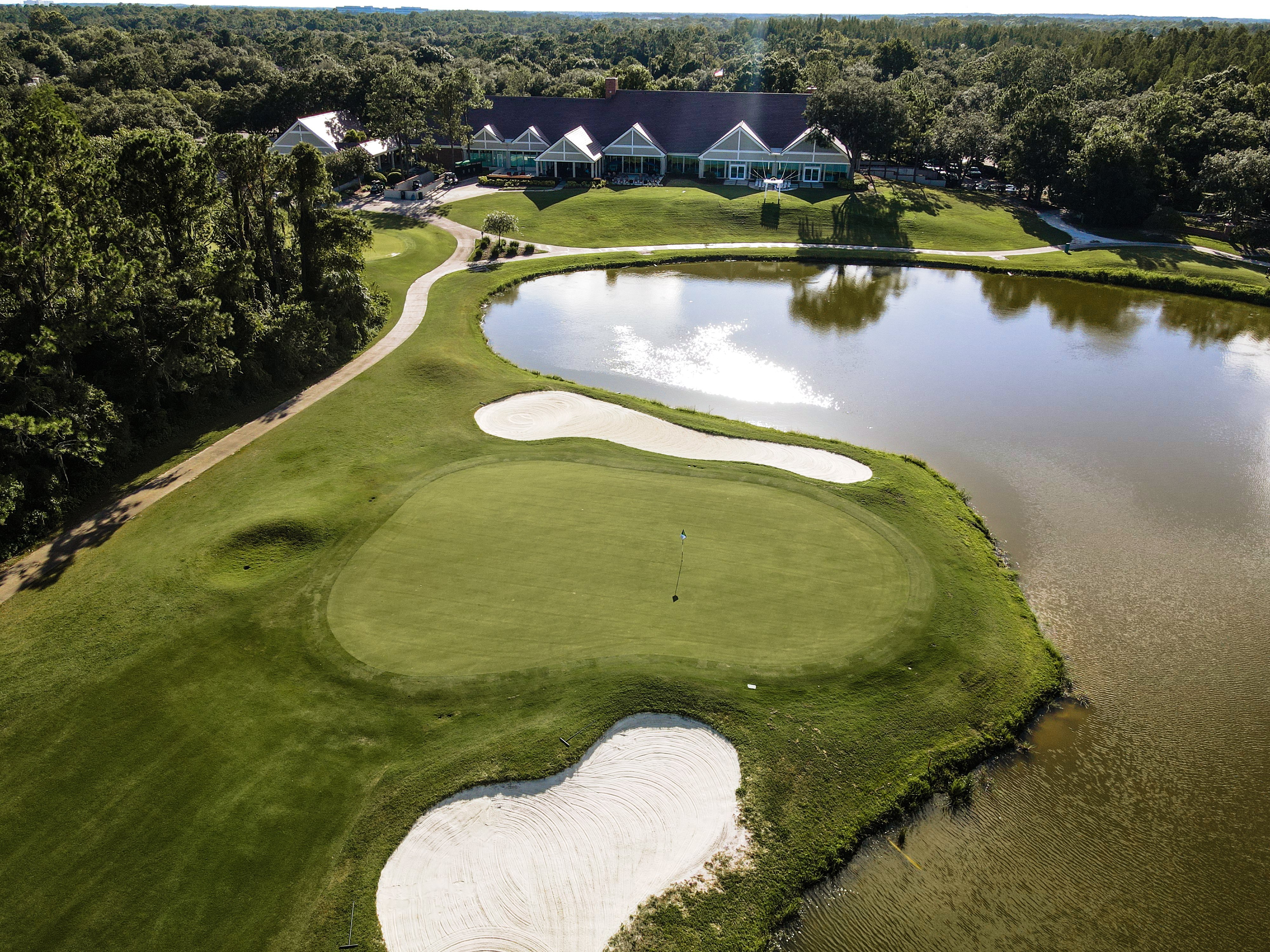 Hunter's Green Country Club Hole 18