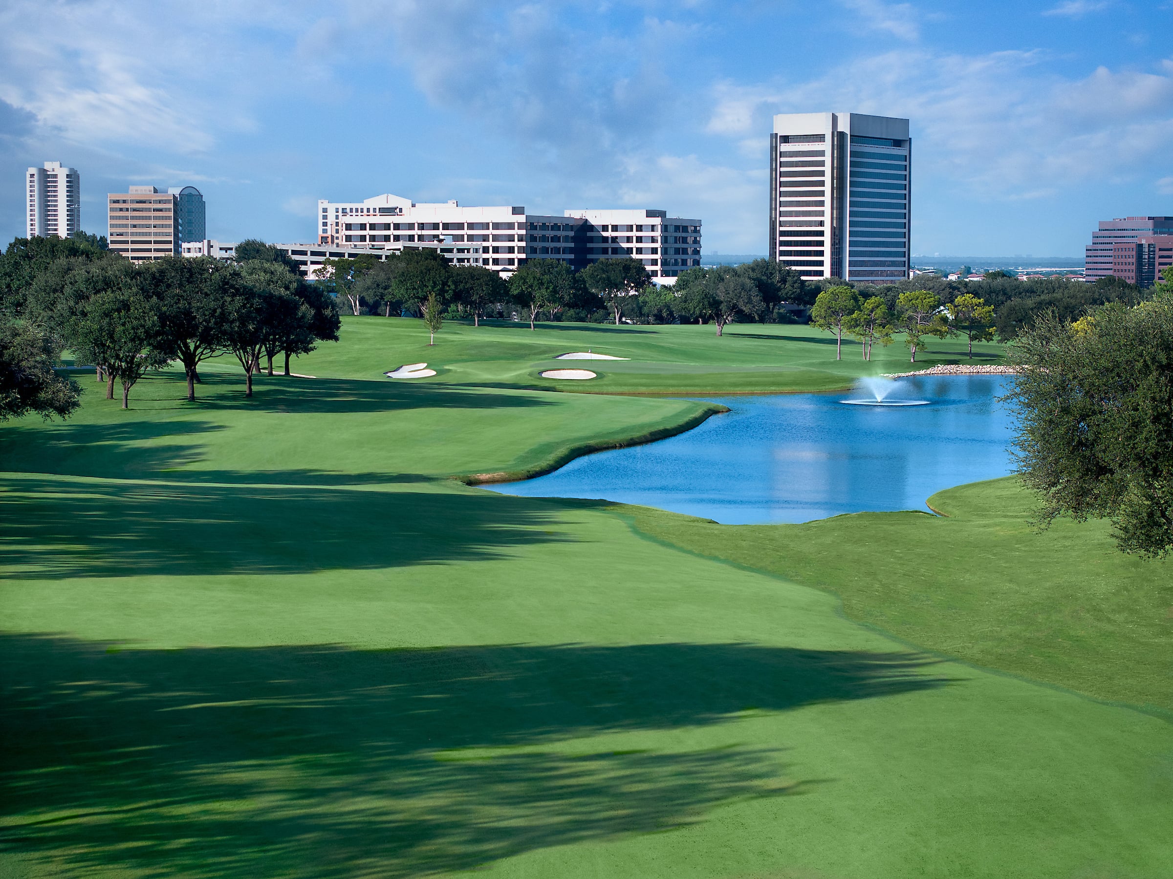 view of a golf course hole