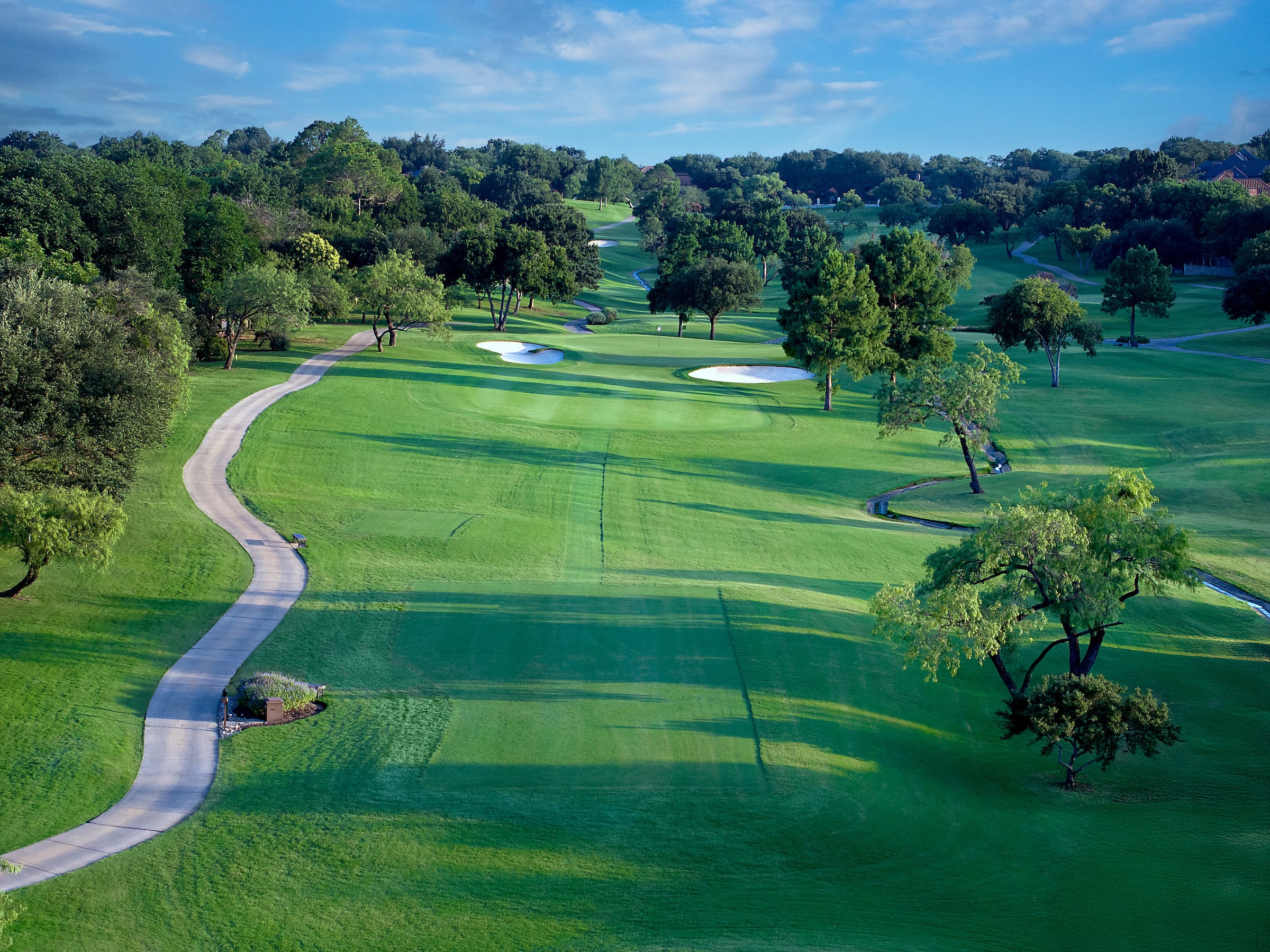 view of a golf course hole