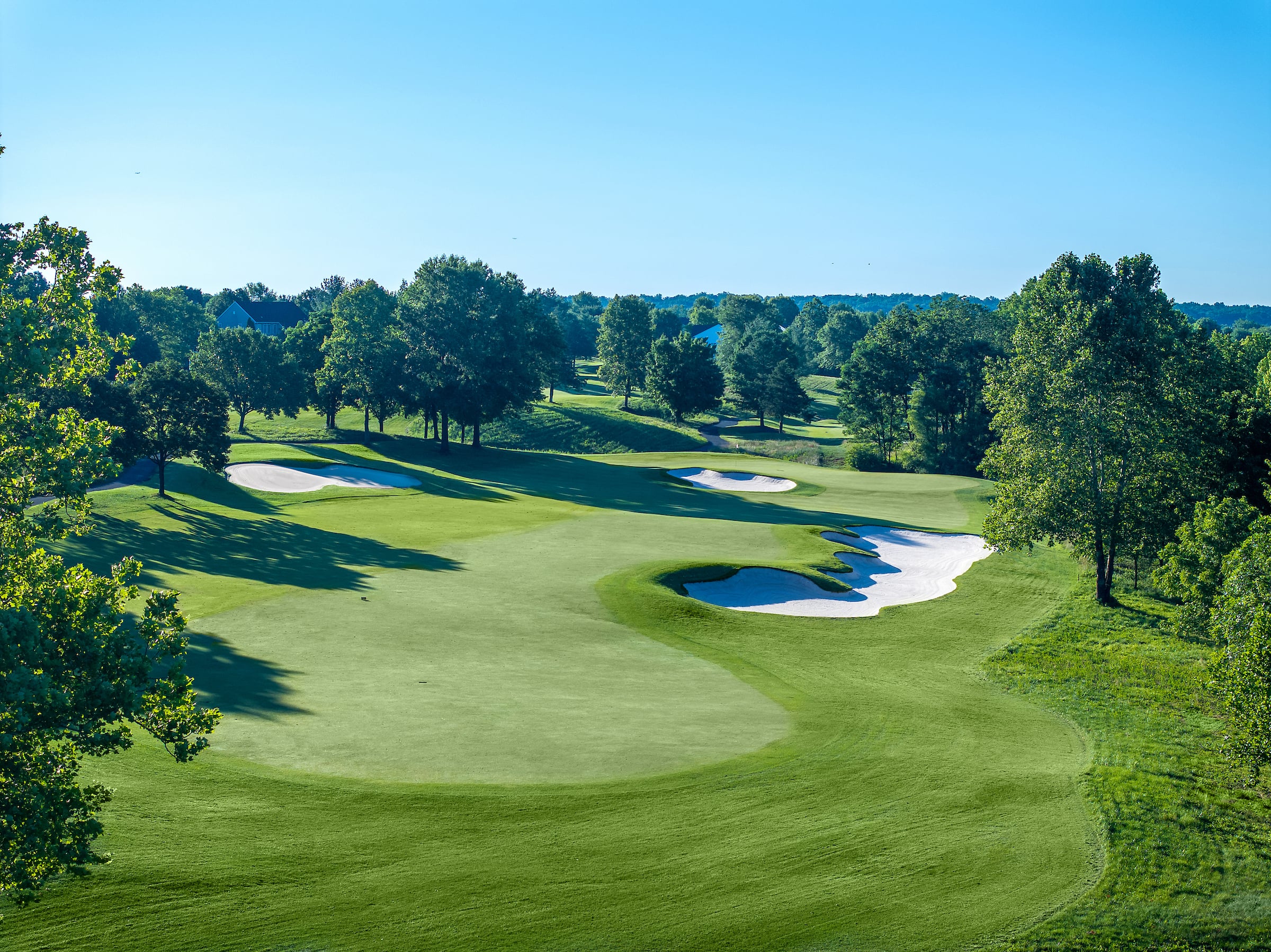 view of a golf course hole
