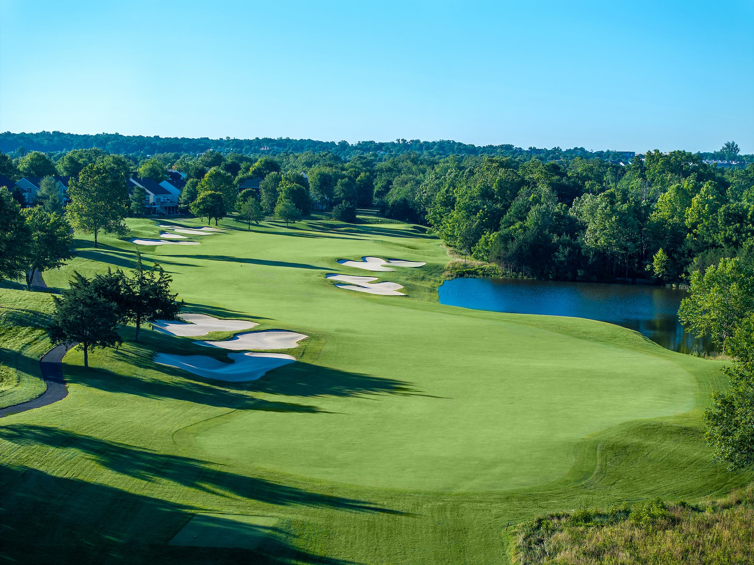 view of a golf course hole
