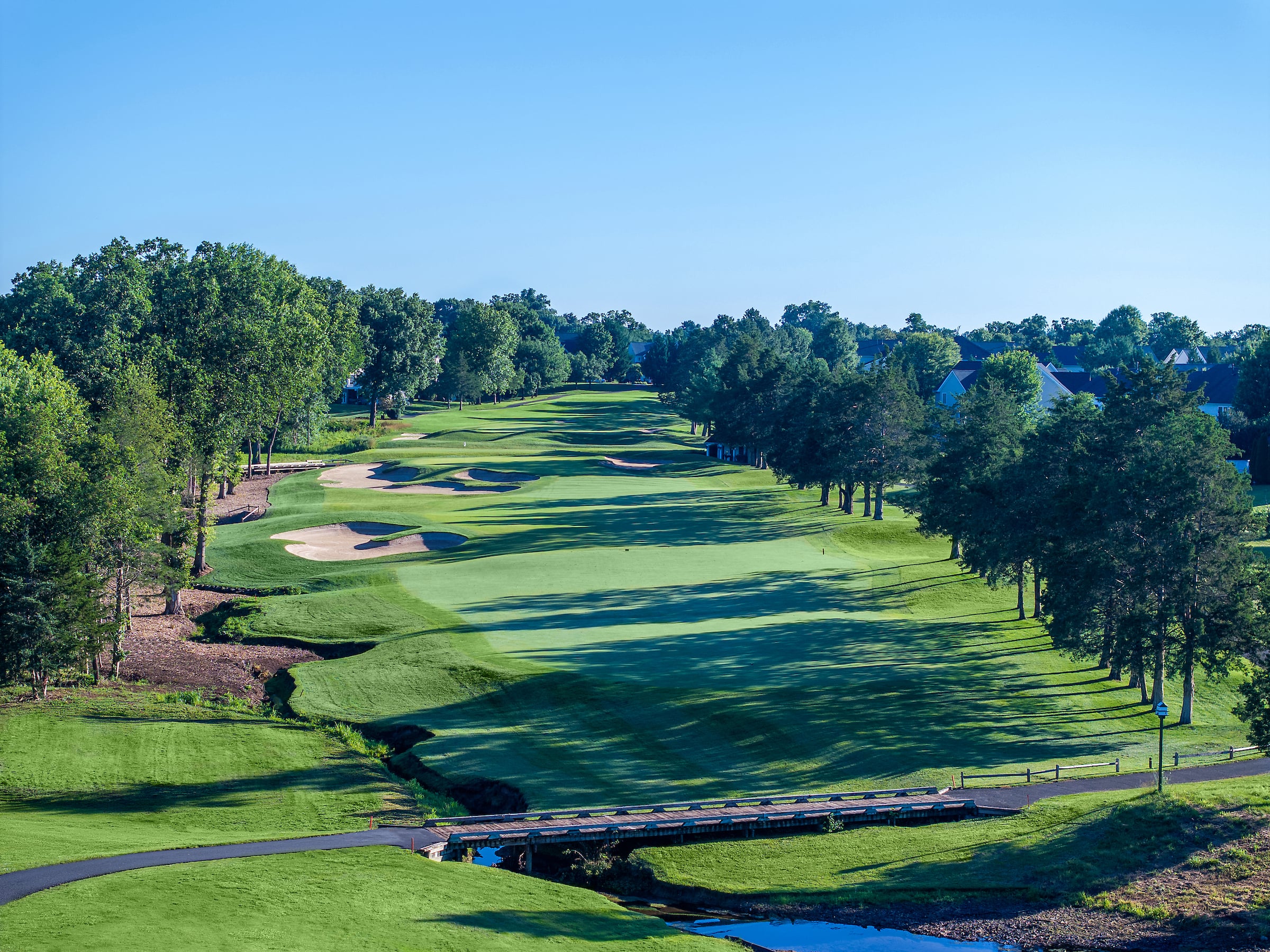 view of a golf course hole