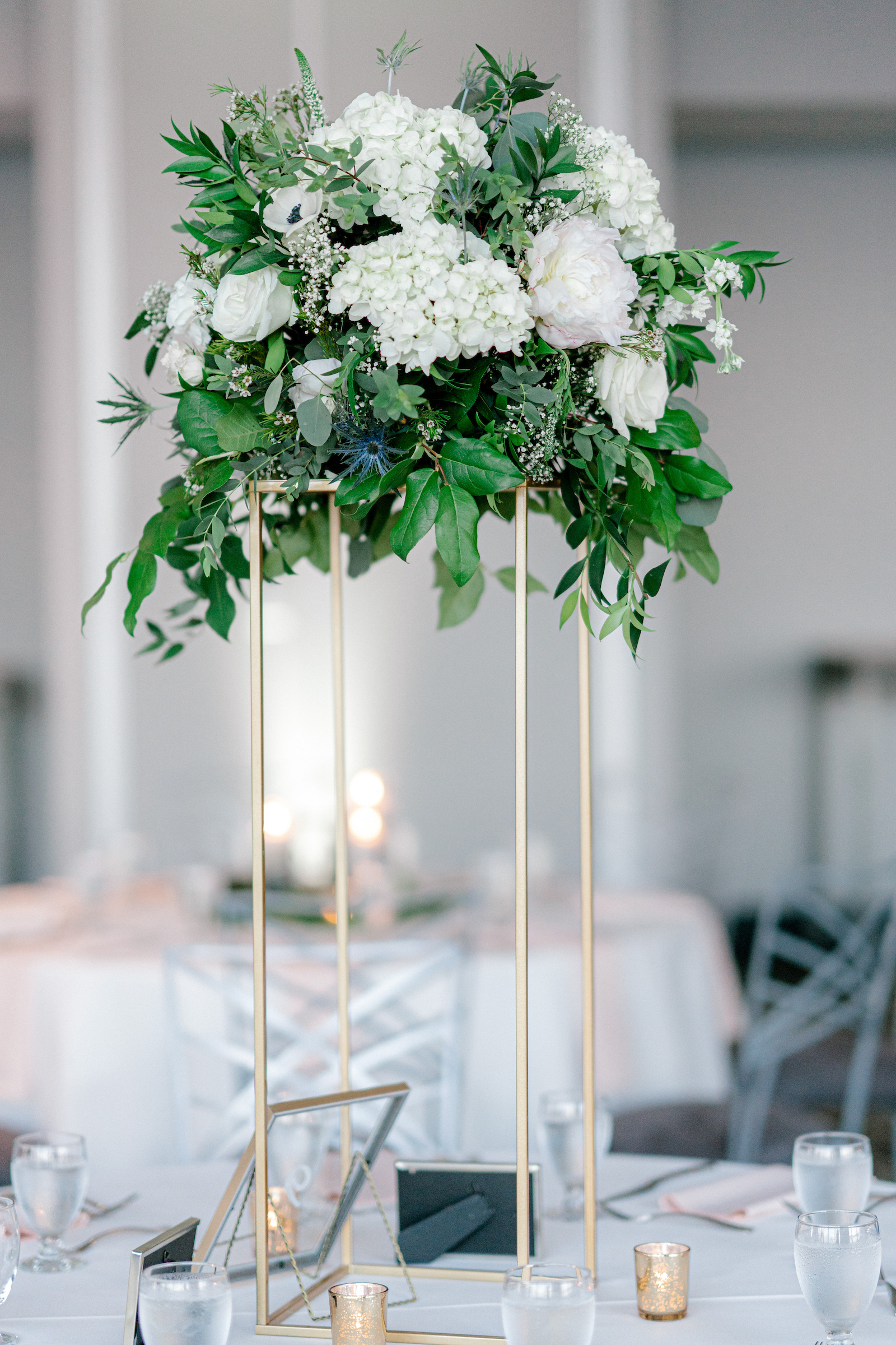 Tall Wedding Table Center Piece Glass Vase with Flowers