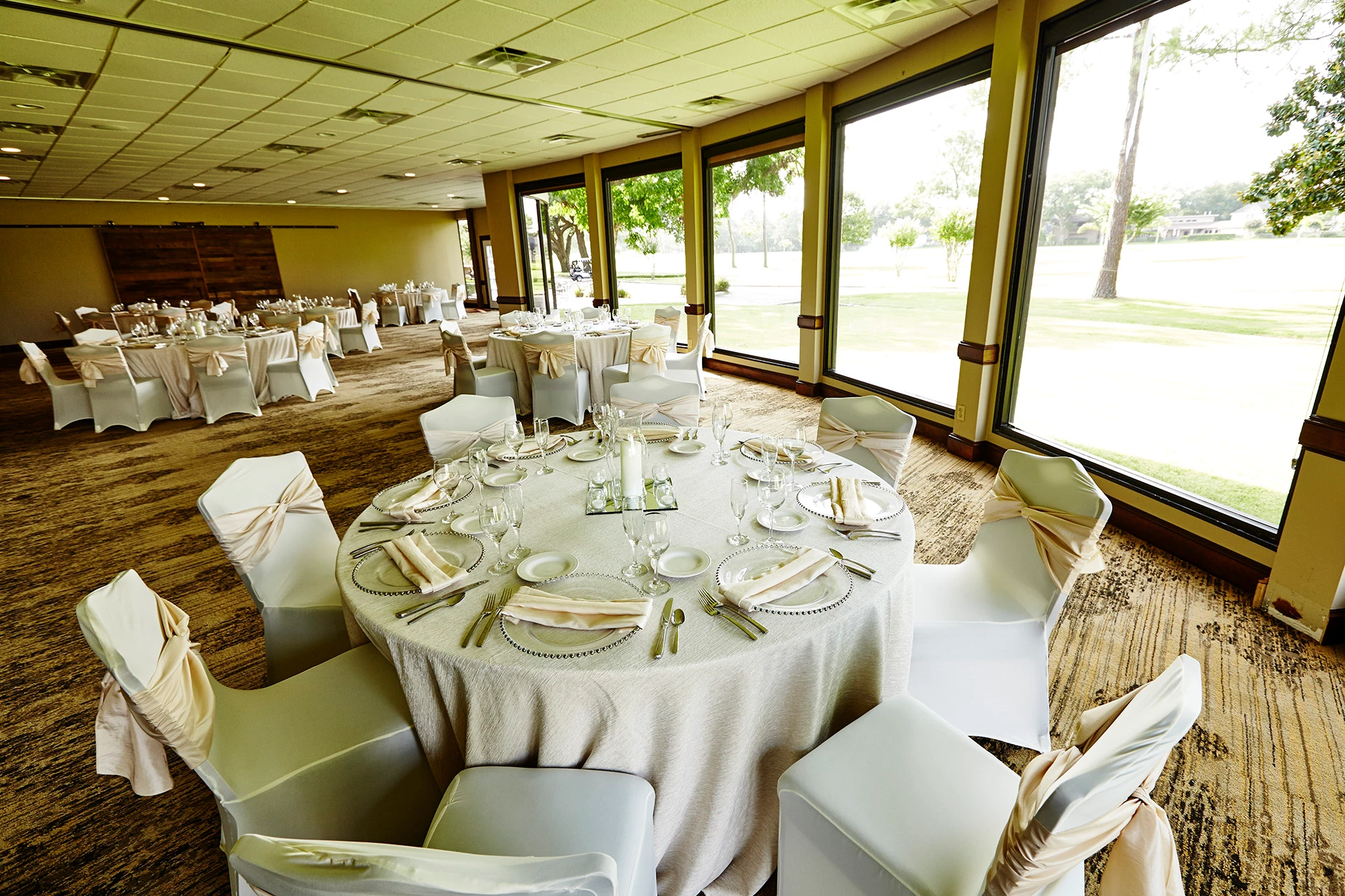 Hearthstone Country Club - Wedding Table Setting