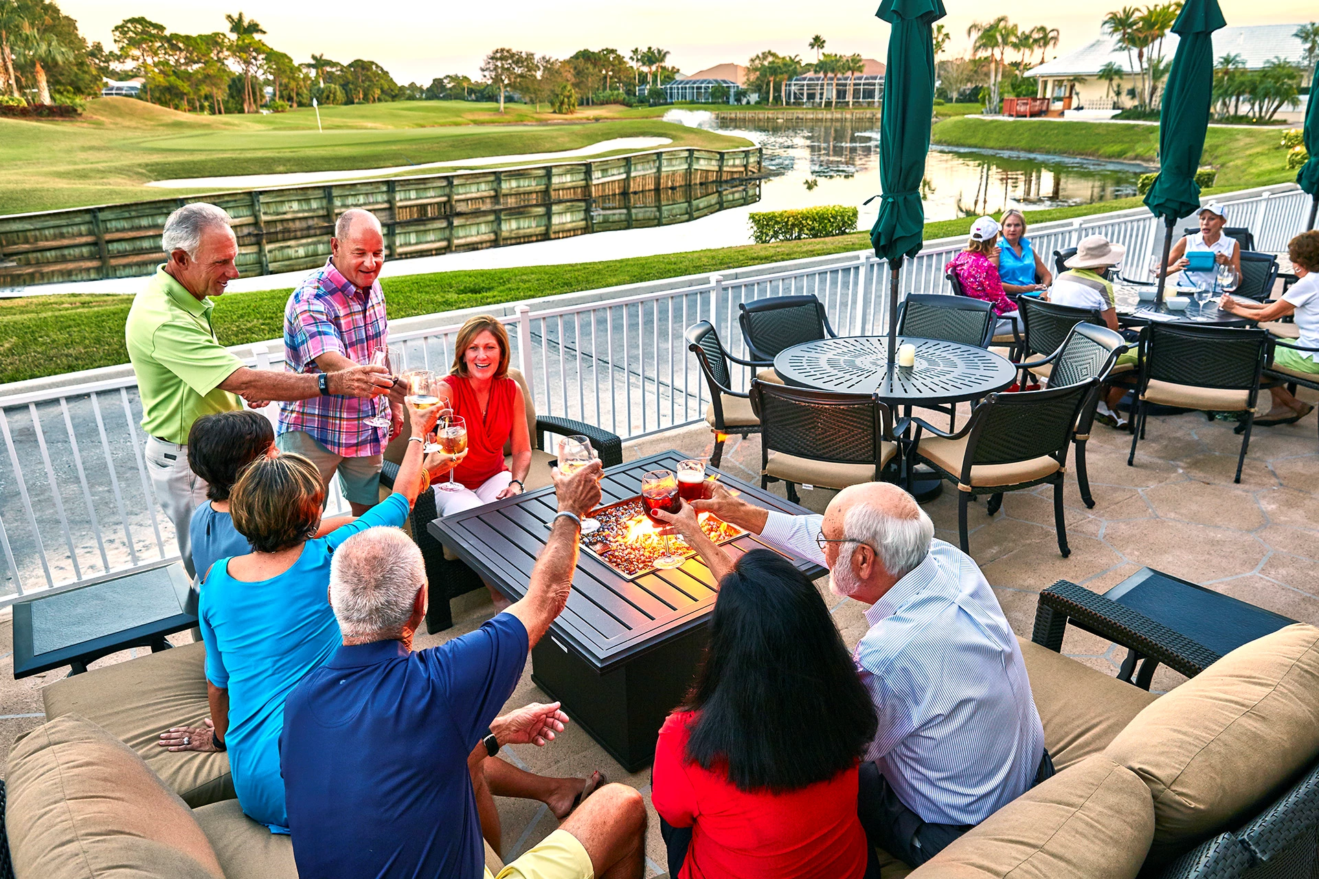 Monarch Country Club - Members on the patio