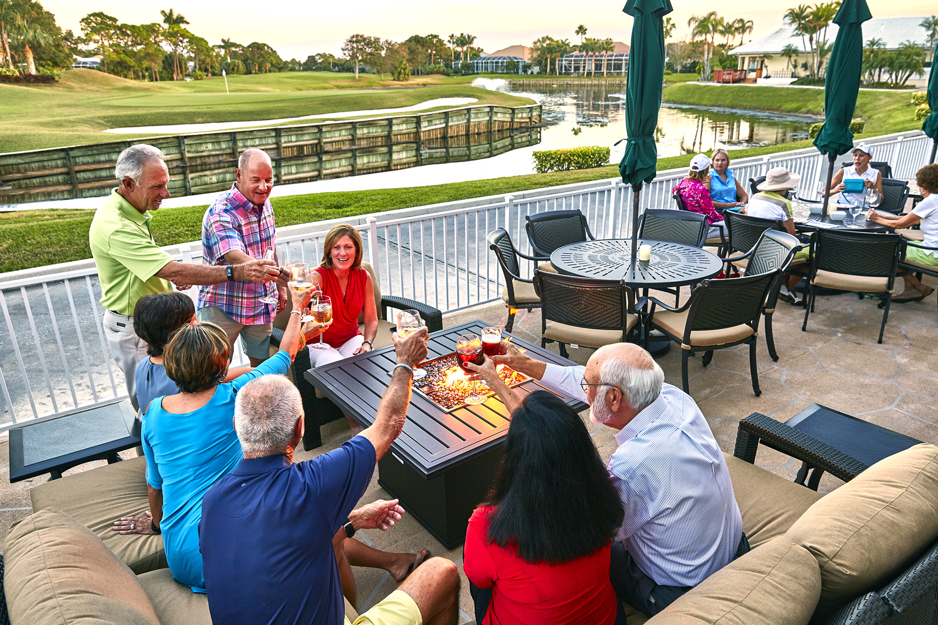 Monarch Country Club - Members on the patio