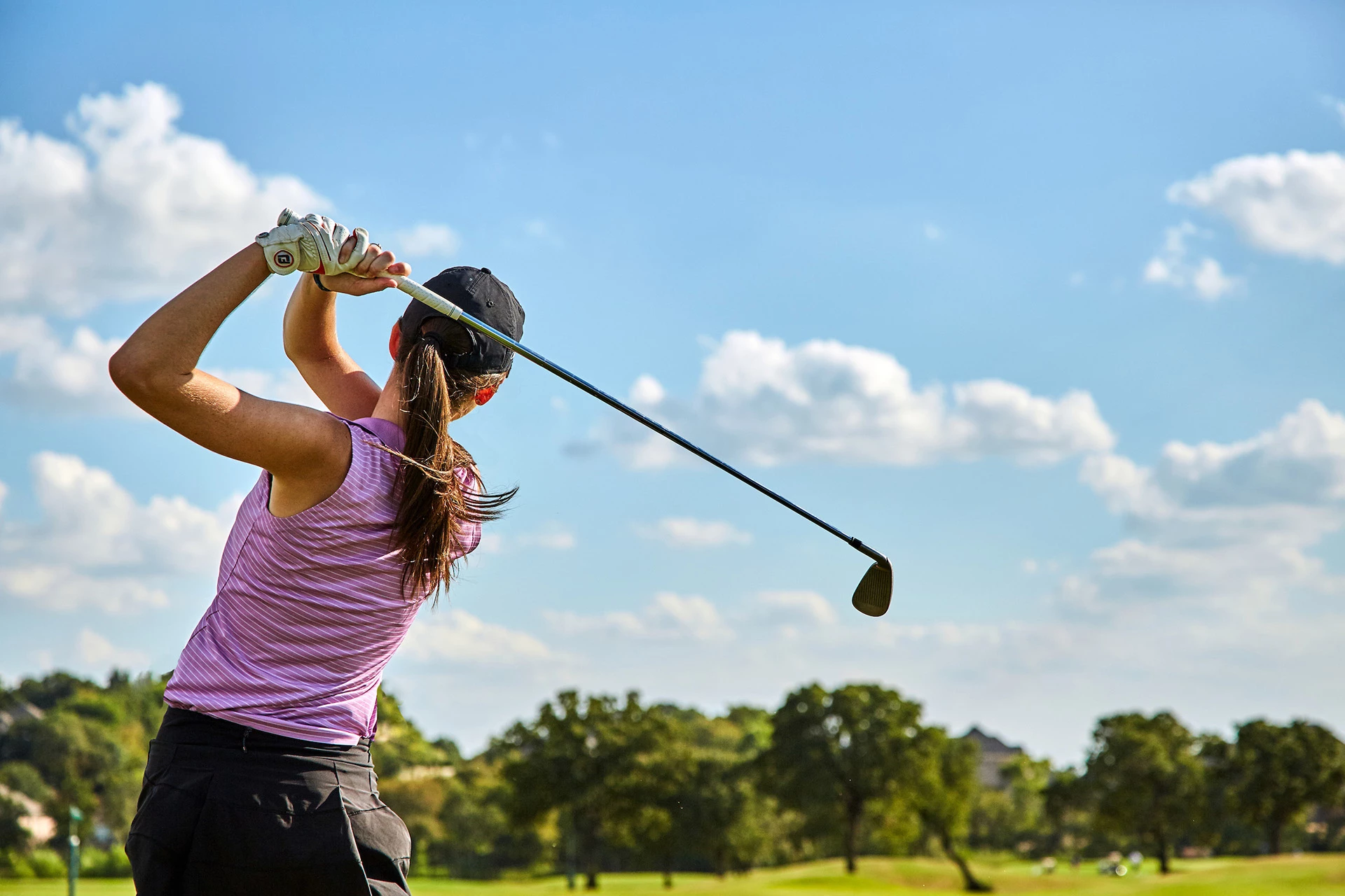 Oakmont Country Club - Lady Golfer