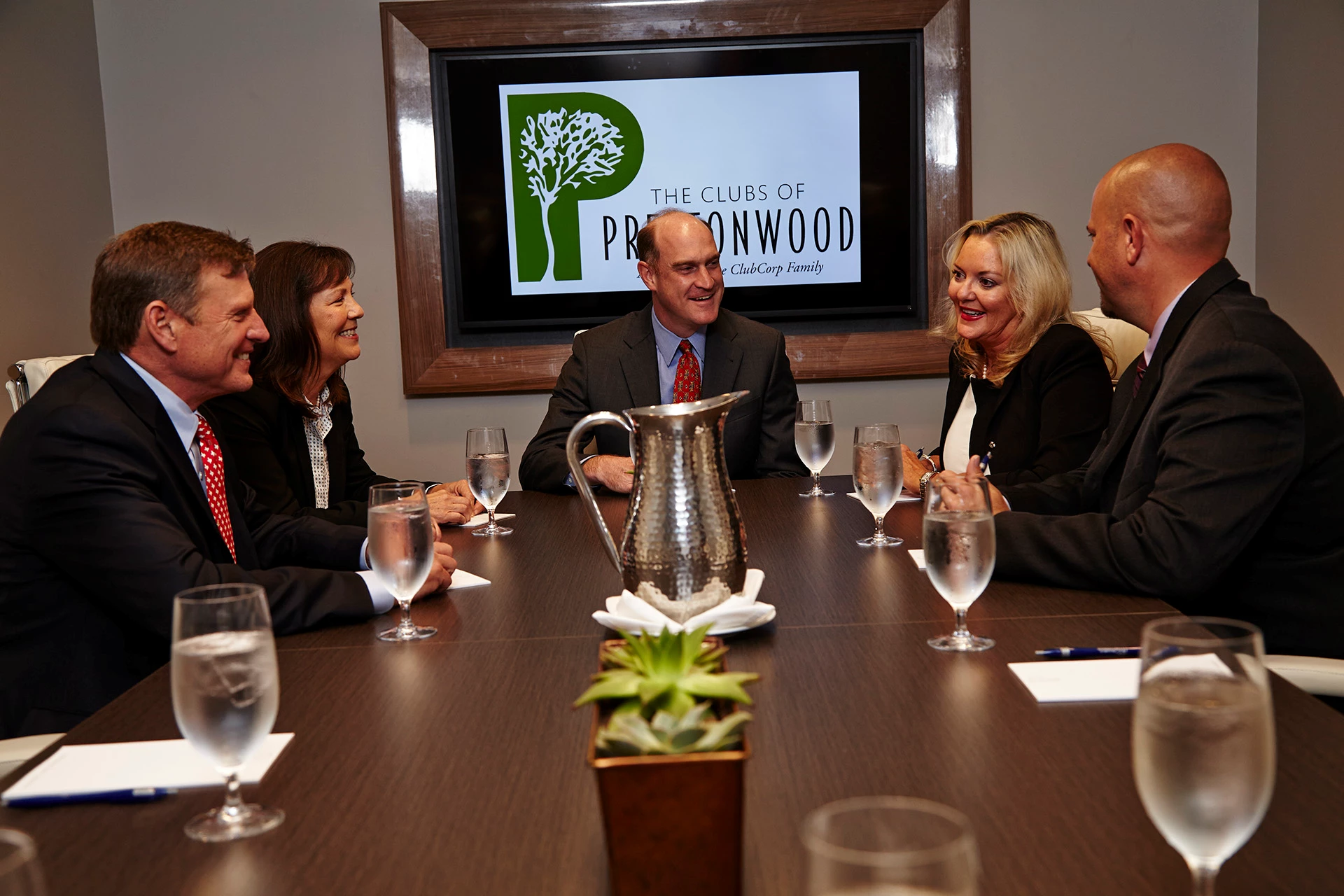 The Clubs of Prestonwood - Members in Meeting Room